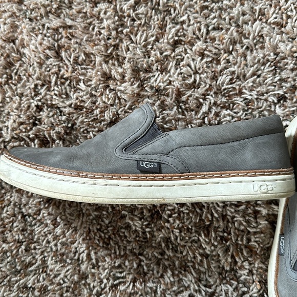 Ugg, gray leather, slip on shoes size 6.5 - Picture 5 of 5